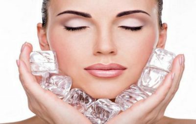 5 Aids of enhancing your skin glow with ice cubes
