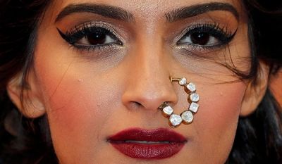 Go trendy with these different nose pins