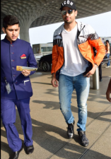 Sidharth Malhotra looks trendy at the airport, have a look