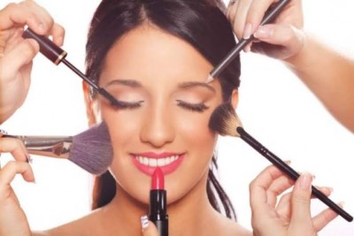 Easy doable hacks for monsoon to not spoil your makeup