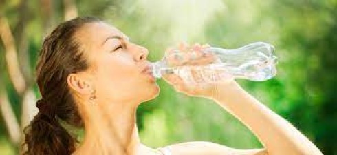 How much water is it necessary to drink for glowing skin?
