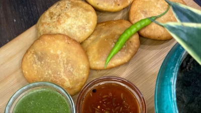 Prepare Jaipur's famous onion kachori at home like this, everyone will praise after eating it