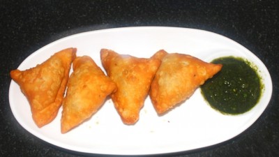 This is the recipe to make Tasty and Healthy Paneer Aloo Samosa