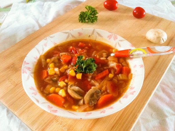 Make hot and spicy Mix Vegetable Soup