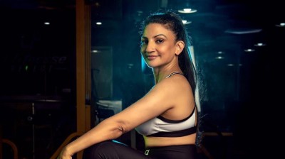 Dr. Rita Jairath crushes stereotypes like one of those sessions at the gym,  acquires the IFBB-PRO card