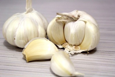 Garlic's Health Benefits and Risks: Unveiling Nature's Powerful Bulb