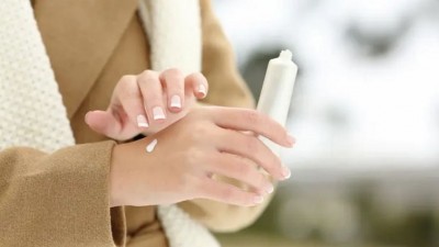 Say Goodbye to Dry Winter Skin: Essential Tips for Healthy Skin Care