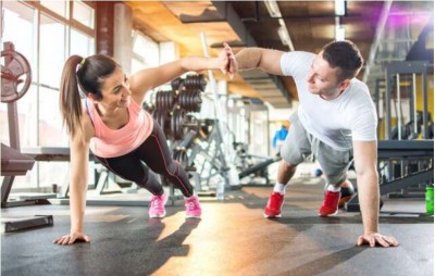 Prepare Yourself with These Valentine's Day Exercises for You and Your Partner to Stay Fit Together