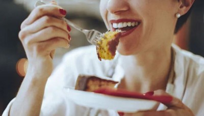 How Many Times Should You Chew Each Mouthful of Food? Expert Opinions