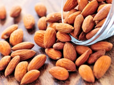 Want a slim body, then regularly eat almonds