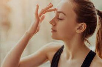 Do this yoga to improve eyesight, glasses will come off!
