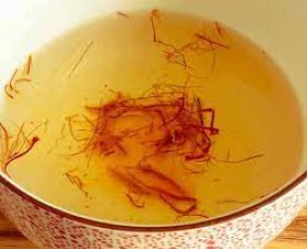 These changes will be seen in health if you drink milk mixed with saffron for a month!
