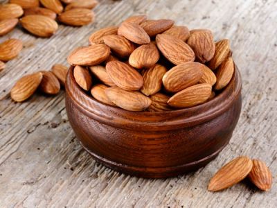 Amazing benefits of consuming almonds daily