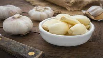 These home remedies of garlic will save you from toothache, cough, cold and stomach diseases