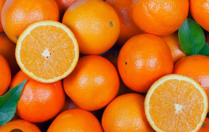 सर्दियों में रोजाना एक संतरा खाने से शरीर को मिलते हैं ये कमाल के फायदे, एक हफ्ते तक आजमाएं