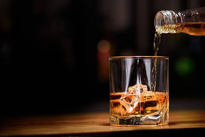 शरीर पर शराब के प्रभाव: कितने पेग आपको नहीं पहुंचाते नुकसान ?