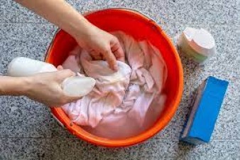 How to Remove Acrylic Paint Stains from Clothes: A Comprehensive Guide