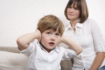 बच्चे आपकी बात नहीं सुनते, अपनाएं पेरेंटिंग के 6 तरीके, आपकी बातों को नजरअंदाज करना देंगे छोड़