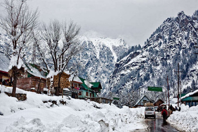 Winter travel destinations in India that are blessed with snow this season