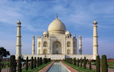 The Taj Mahal: A Masterpiece that Transforms with Time
`