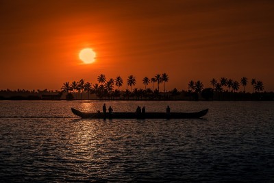 Alleppey, Kerala: Embracing the Serenity of Backwaters and Houseboat Cruises