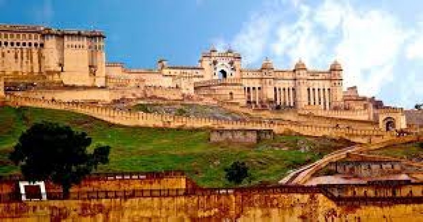 Amer Fort: A Timeless Marvel of Rajput Architecture