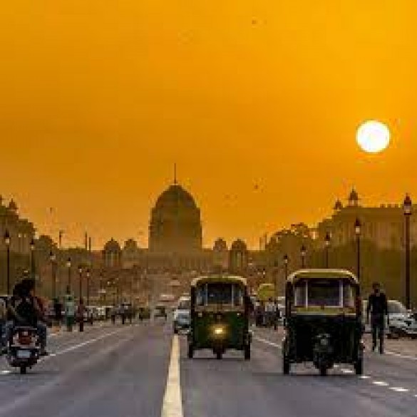 दिल्ली में तीन दिन की छुट्टी! अगर आप घूमने का प्लान बना रहे हैं तो जान लें कि कहां जाना है और कहां नहीं