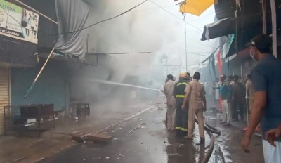 Fierce fire broke out in Sanjay Market, many shops gutted
