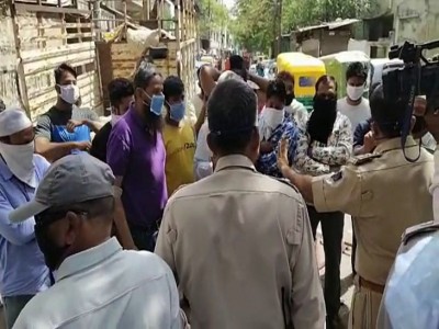 People of locality misbehaved with police in Indore