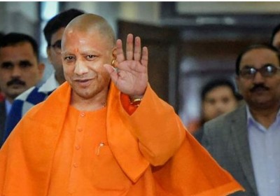 9 lakh students of UP to get big gift, Yogi govt to distribute tablets and smartphones