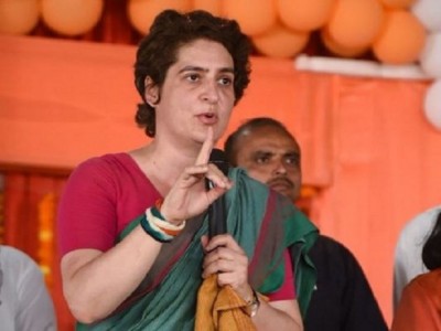 Priyanka Gandhi alleges- Yogi is going to rally despite coming in contact with corona positive