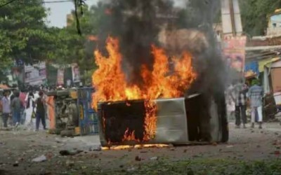 जमशेदपुर हिंसा: इफ्तार पार्टी से निकली नकाबपोश भीड़ ने मंदिर पर किया था हमला, पथराव और आगज़नी के बाद हुआ बवाल