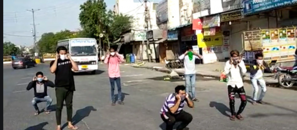 Video: इंदौर में लॉकडाउन का पालन न करने वालों को मिल रही है ये सजा