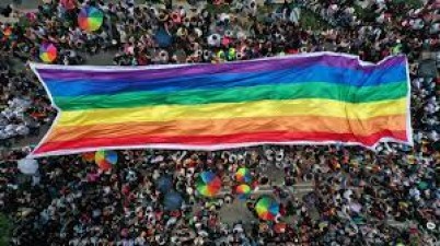 समलैंगिकों के विवाह पर सुप्रीम कोर्ट में केंद्र का हलफनामा- रखी ये मांग