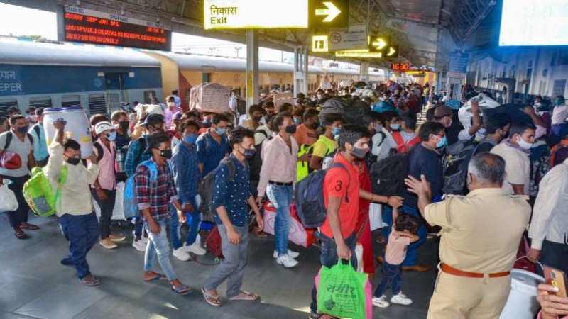 कोरोना संकट में भारतीय रेलवे ने प्रवासियों को दी राहत, घर पहुंचाने के लिए चला रहे है ये 5 स्पेशल ट्रेन