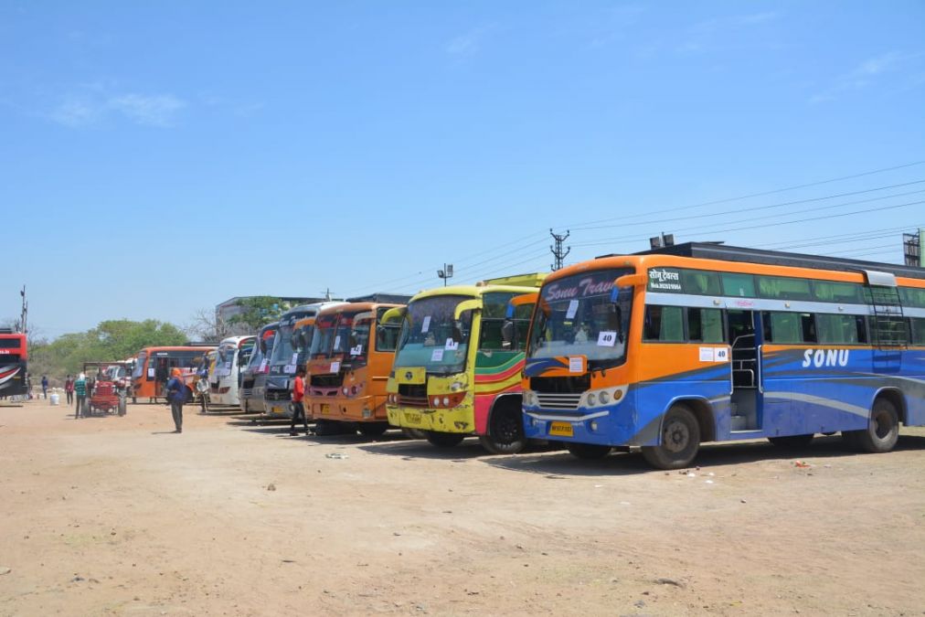 మధ్యప్రదేశ్: కోటా నుండి విద్యార్థులను తిరిగి తీసుకురావడానికి బస్సులు వెళ్తున్నాయి