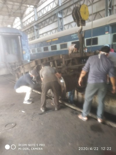 People mocking social distancing in railway yard in Indore