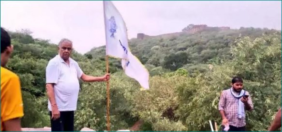 आमागढ़ किले पर झंडा फहराने के बाद BJP सांसद किरोड़ी लाल मीणा ने किया गिरफ्तारी का दावा