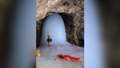 Lord Amarnath appeared in complete form after many years but yatra in threat of terrorist
