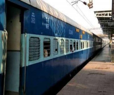 Flood outbreak in Bihar, journey of trains getting fatal