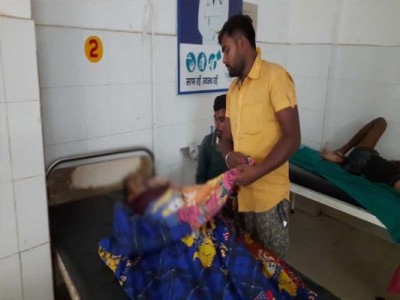 Patient dies in Devghar Sadar hospital due to lack of medicine and injection