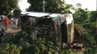 Uncontrolled bus loaded with Kanwaris with overturned, one killed several injured