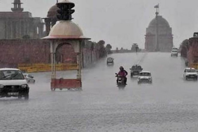 Temperature drops after rain in Delhi