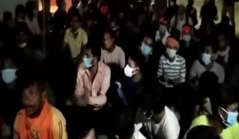 Bajrang Dal recites Hanuman Chalisa in protest against Muslim youth