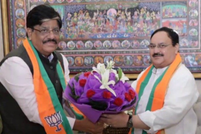 Former IAS joins BJP, Congress says 'BJP becomes sin washing machine'