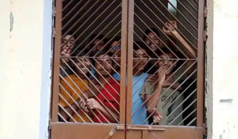 250 Navodaya students imprisoned themselves in hostel, know why