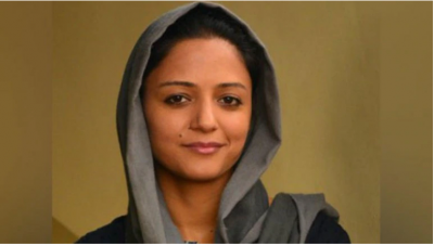 Criminal complaint filed against student Leader Shehla Rashid, accused of spreading rumours about Kashmir