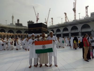 On Independence Day, the people of Surat waved tricolour in Mecca