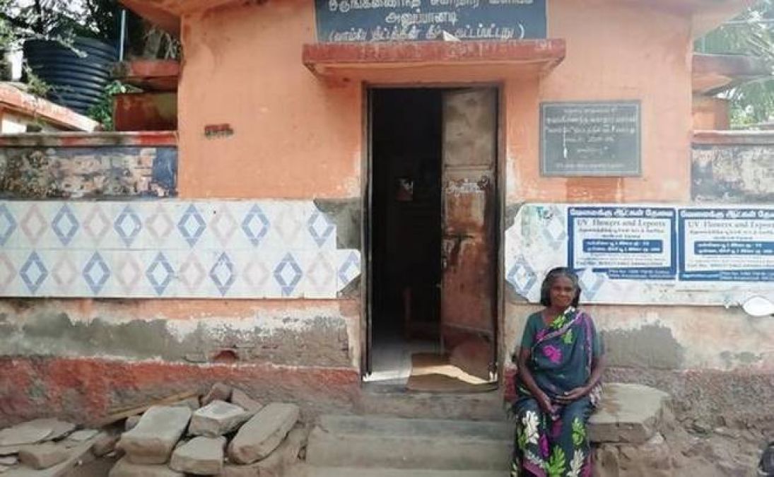 Tamil Nadu: No pension, 65-yr-old woman lives in public toilet for 19 years