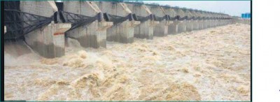 70 gates of Prakasam barrage get opened, people get warned